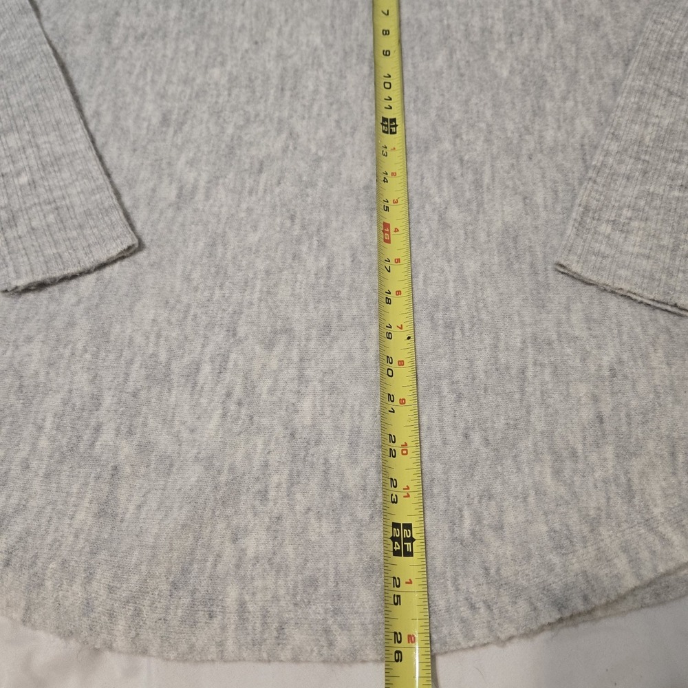 Lilly Pulitzer Arna Pullover Sweater Gray Gold Button Detail XXS Fits Up To Med - Picture 5 of 7